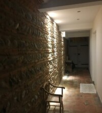 Éclairage de couloir lors d’une rénovation électrique à Toulouse