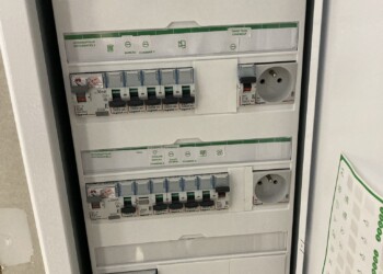 Tableau électrique encastré terminé à Lavernose-Lacasse
